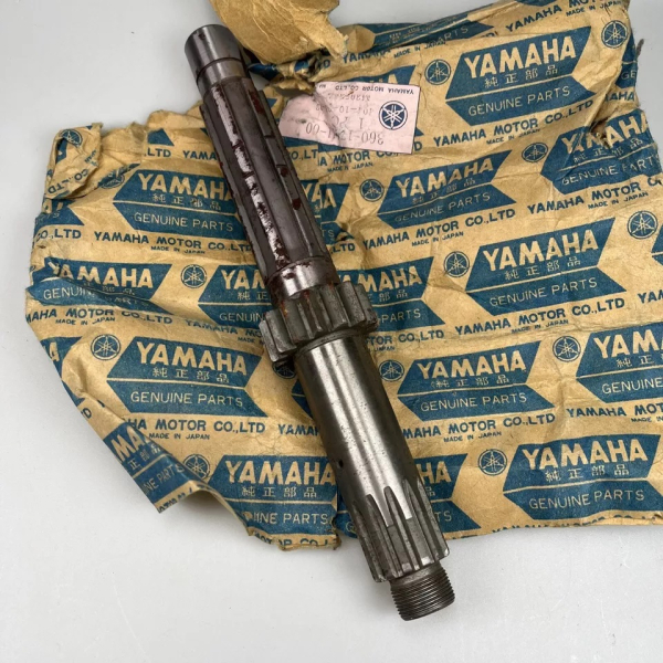 Yamaha Hauptwelle Main Axle NOS RD250 RD350 360-17411-00 ORIGINAL NOS